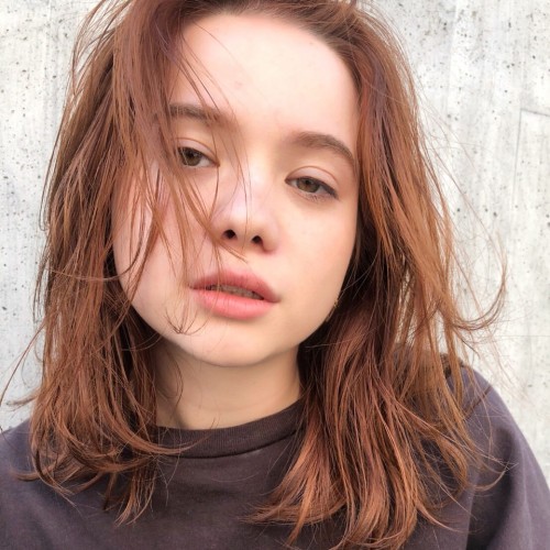 〈スタイリング簡単〉外国人風ジンジャーカラー×ラフストレート