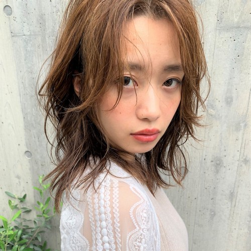 大人可愛い小顔パーマスタイル