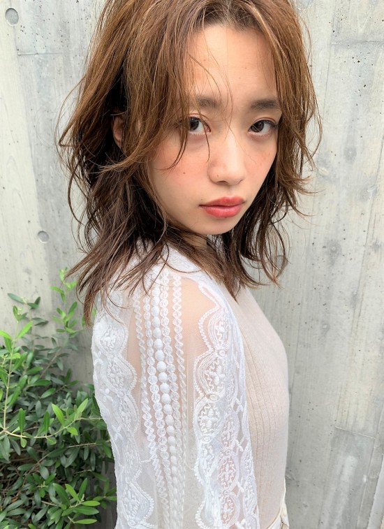 大人可愛い小顔パーマスタイル